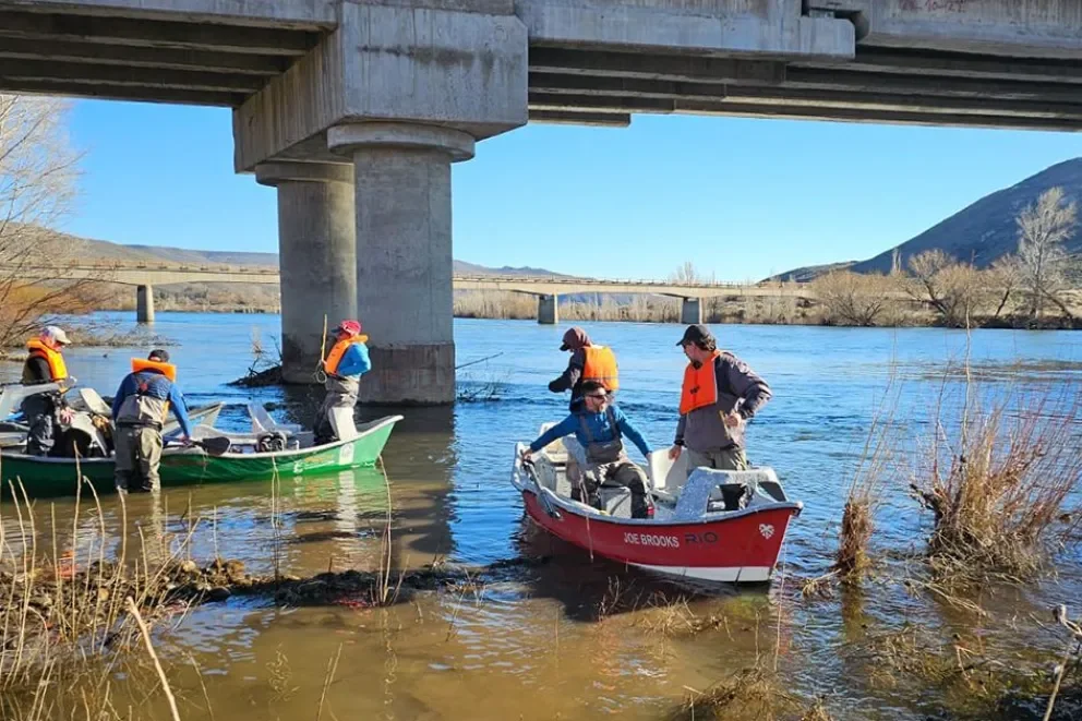 33 guías de pesca deportiva se preparan para su examen final en Neuquén