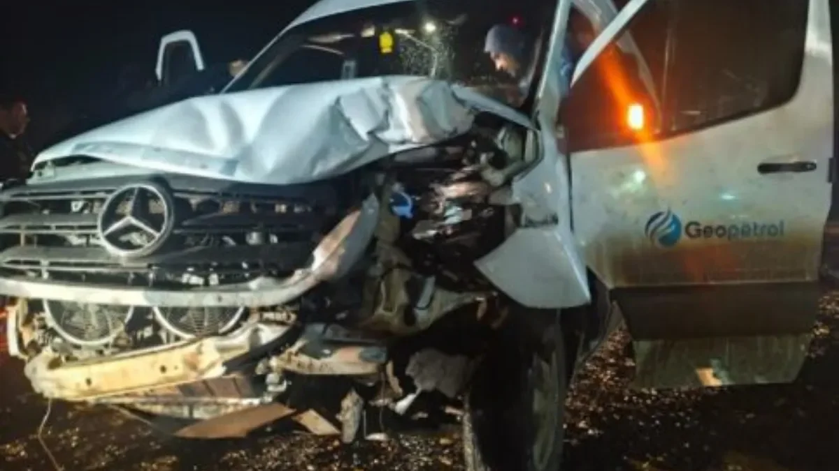 Accidente en la Ruta 151: camioneta colisiona con transporte petrolero y provoca demoras