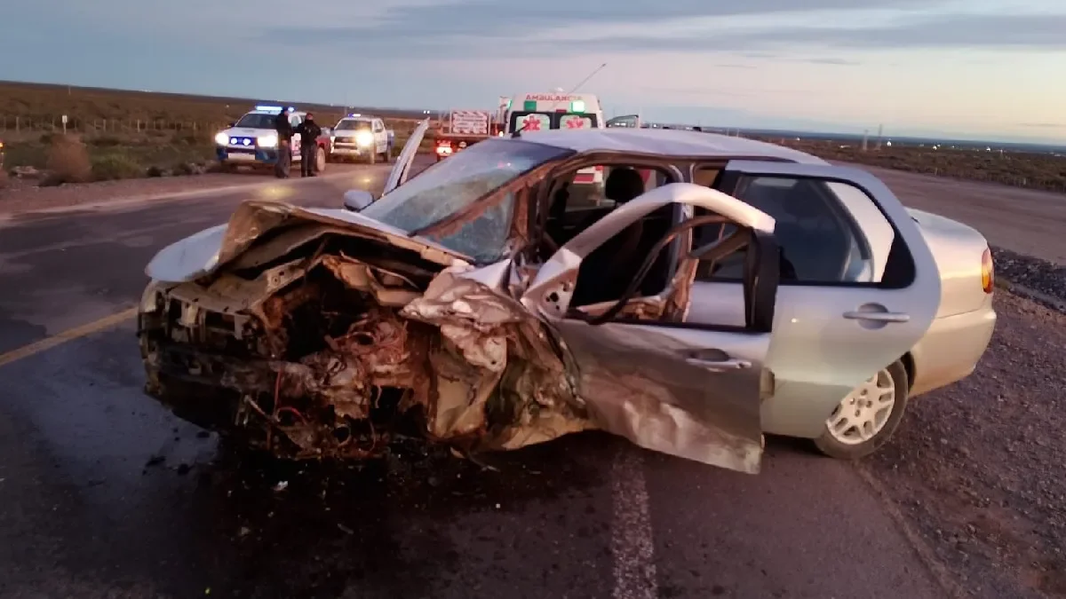 Accidente en la Ruta del Petróleo: un cruce peligroso deja dos heridos