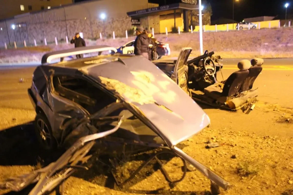 Accidente en Ruta 40 deja tres heridos y un auto destruido en Zapala