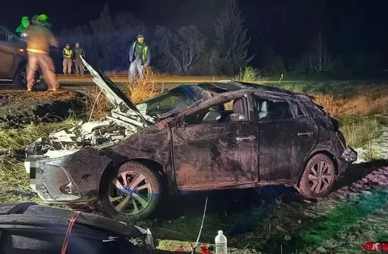 Accidente en Ruta 40 deja tres heridos y un vehículo destrozado cerca de la nieve