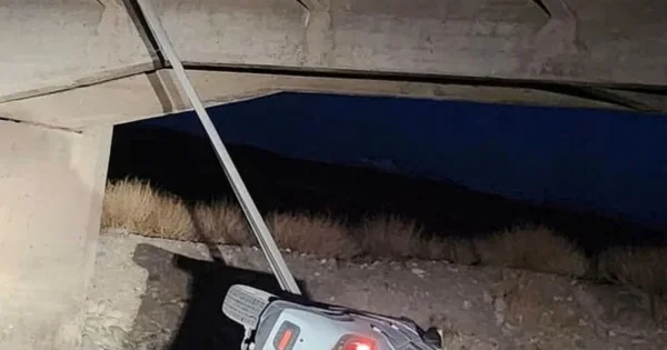 Accidente en Ruta 40: rescatan a ocupantes de un auto que cayó al río Malargüe