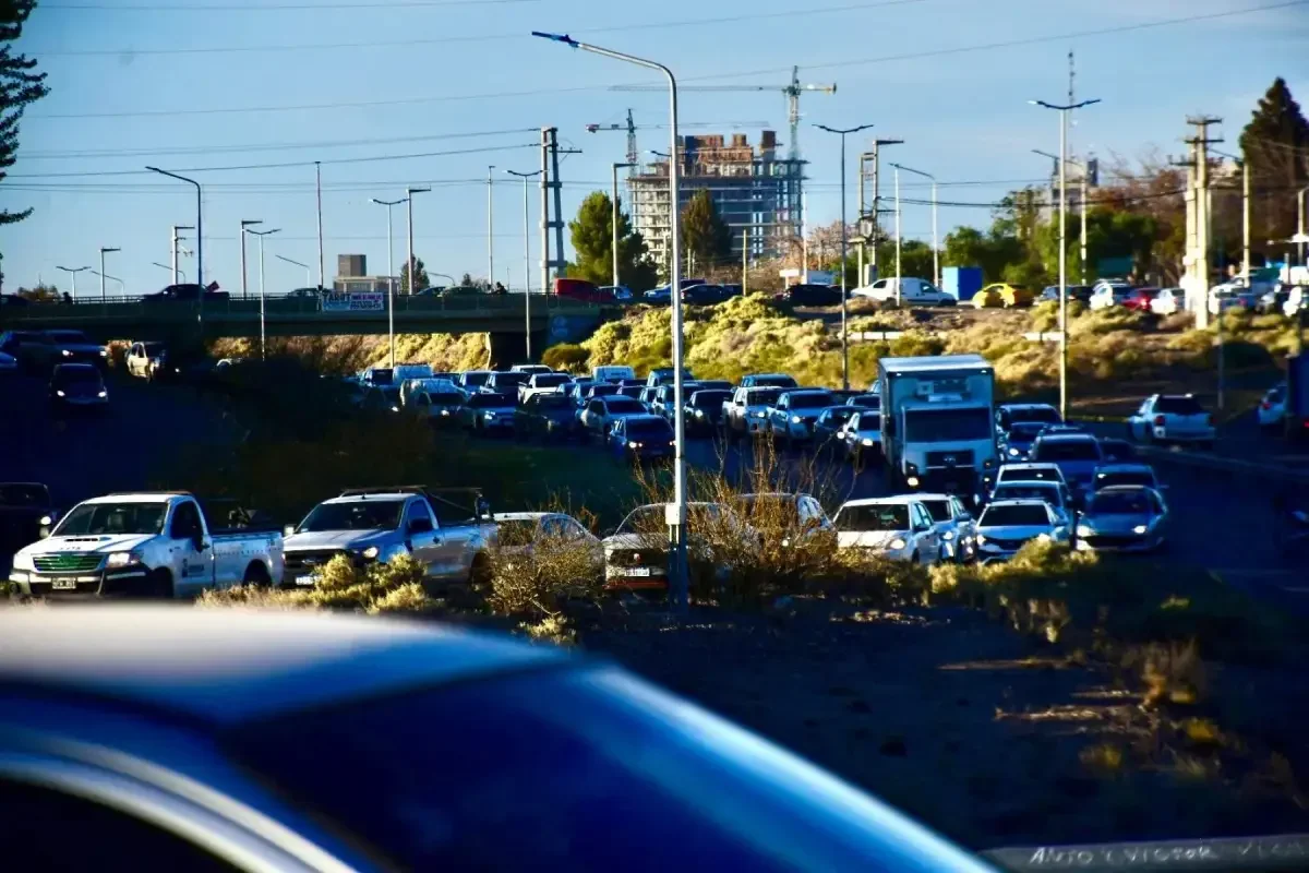 Accidente en Ruta 7 provoca demoras significativas en el tráfico neuquino