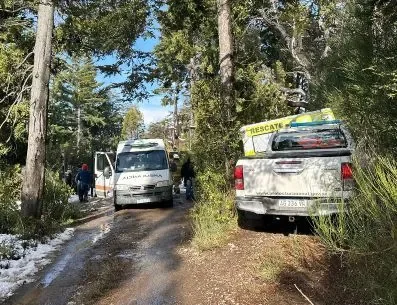 Accidente fatal en Bariloche: niña de 3 años pierde la vida al caer un auto por un barranco
