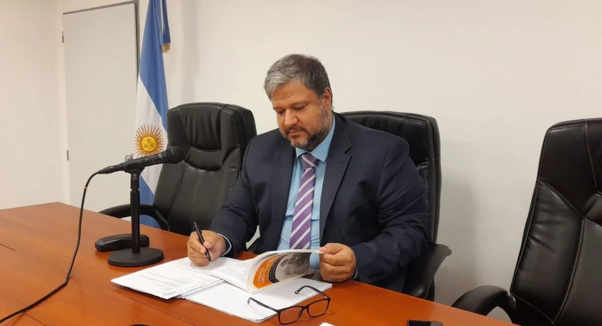 Acuerdo de responsabilidad para un abusador: por dos años no podrá subir al Cole