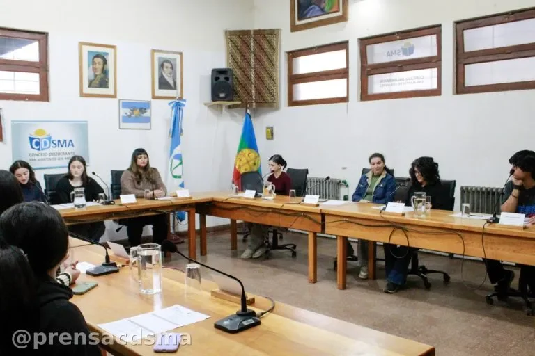 Adolescentes demandan mejoras en educación sexual integral y vivienda en la comunidad