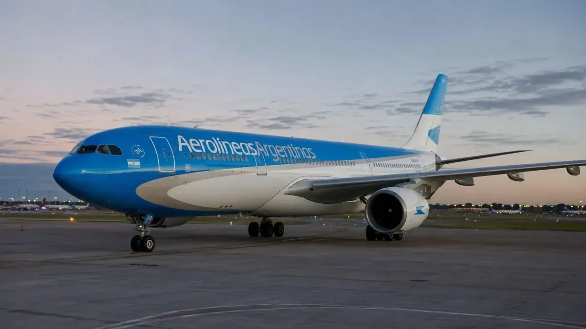 Aerolíneas Argentinas enfrenta sanción millonaria tras demoras en reintegro de pasaje