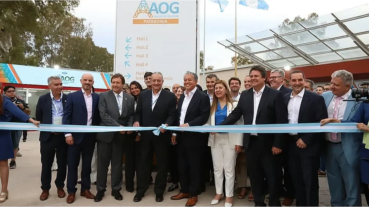 Agenda de negocios en Vaca Muerta: Milei y empresarios de Texas se reúnen en AOG Patagonia 2026