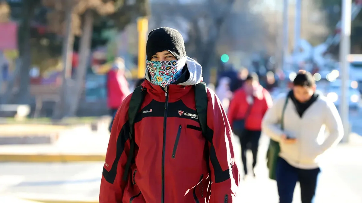 Alerta por frío polar: heladas y temperaturas bajo cero en Neuquén esta semana