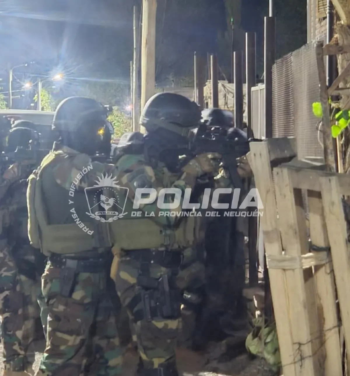 Allanamientos en Parque Industrial Neuquén: detienen a un joven y recuperan armas