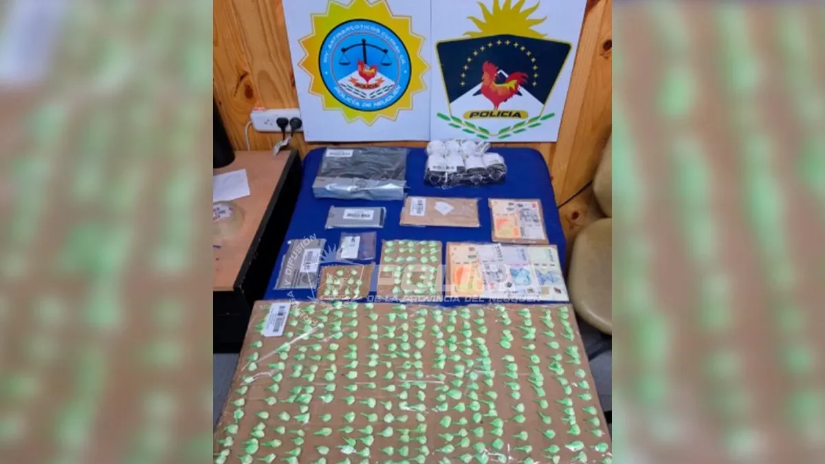 Allanamientos en Zapala: se incautaron más de 300 dosis de droga listas para la venta