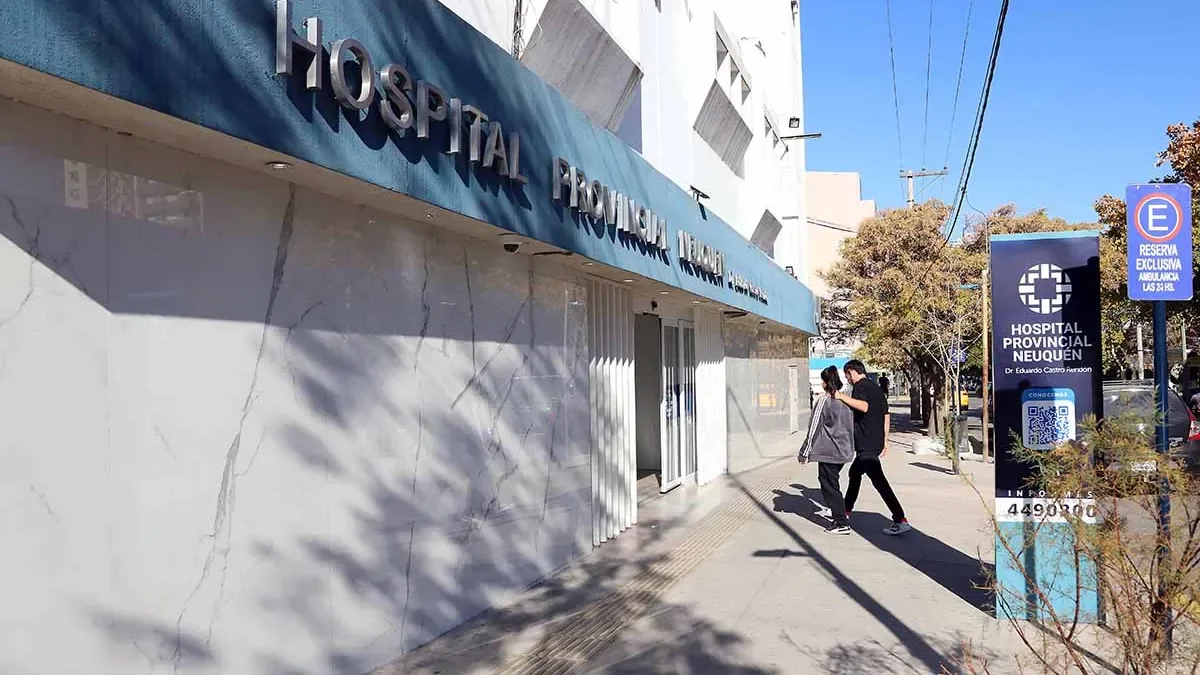 Alumno herido de bala en Cutral Có es trasladado a Neuquén para cirugía urgente