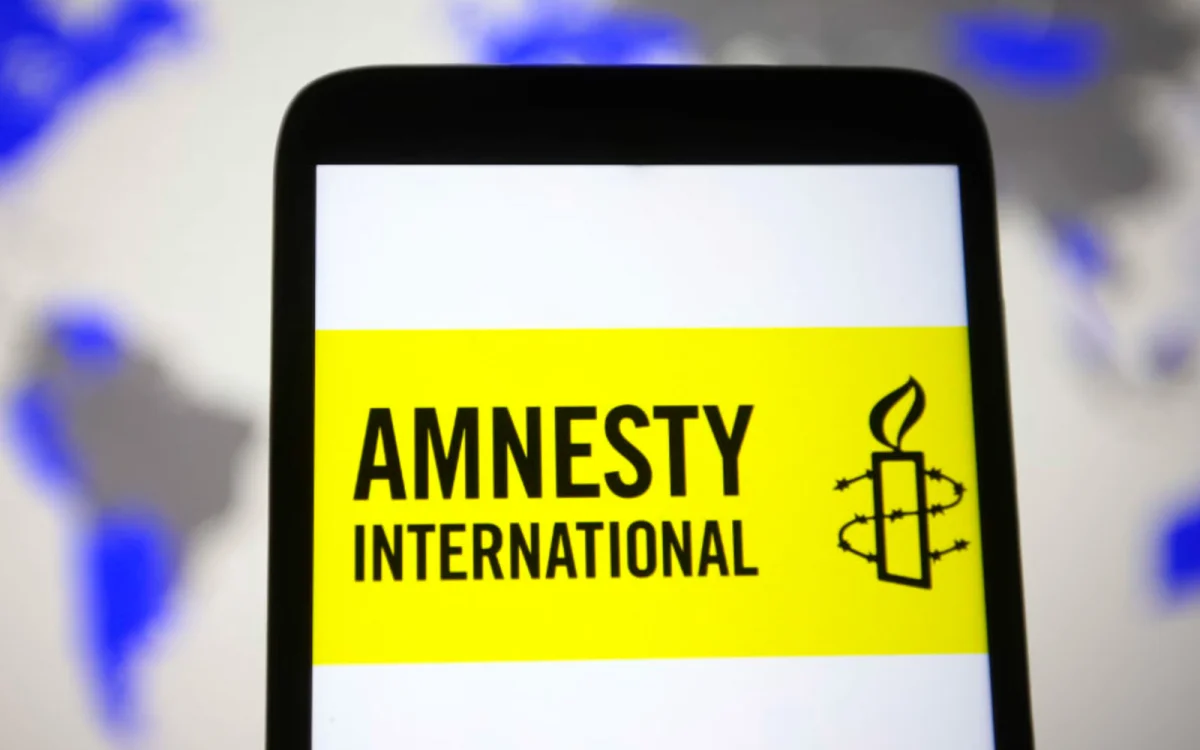 Amnistía Internacional rectifica su postura sobre grupos cristianos en el Reino Unido