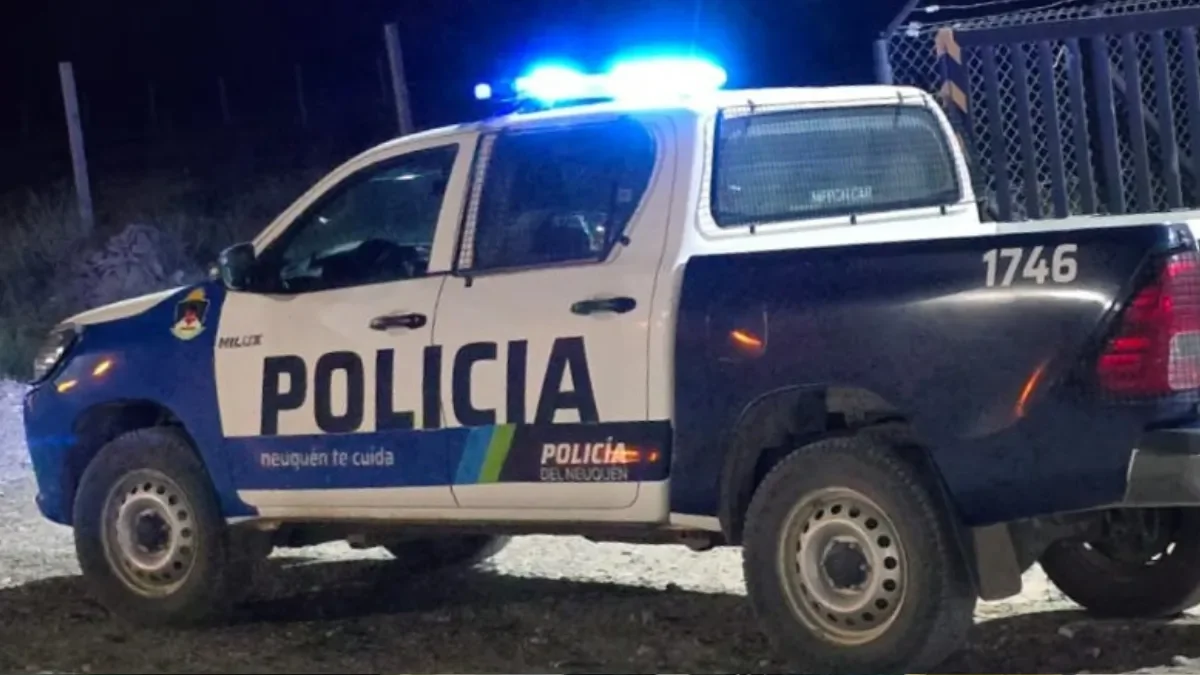 Asalto a familia en Zapala: cinco delincuentes armados golpean y roban camioneta