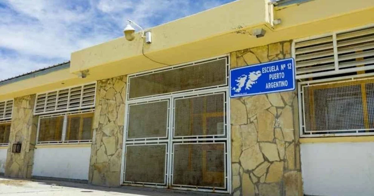 Atacan a adolescente con tijera en escuela de Zapala: conmoción en la comunidad