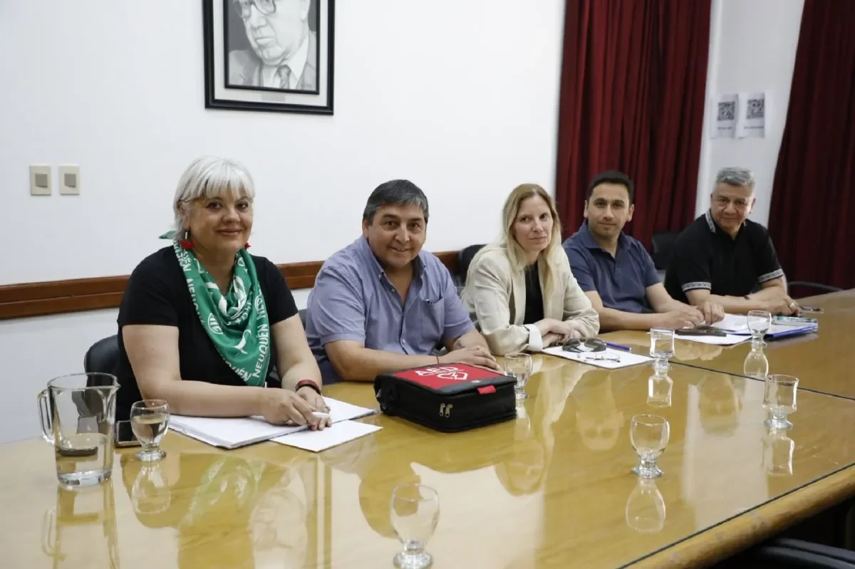 ATE rechaza oferta salarial del gobierno de Neuquén y anticipa ajustes por inflación