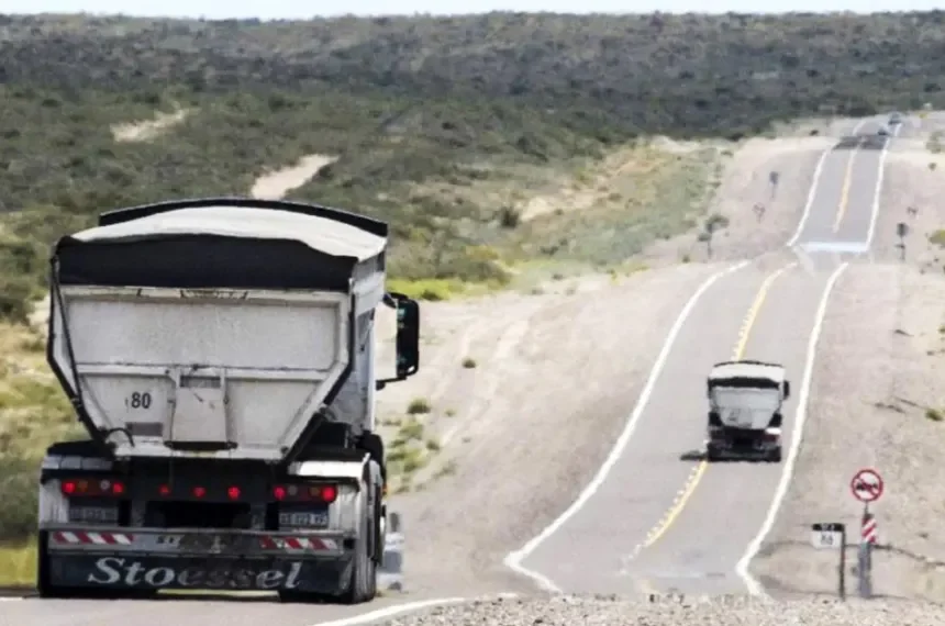 Aumento del tráfico de camiones en la Ruta 5 por demanda de Vaca Muerta