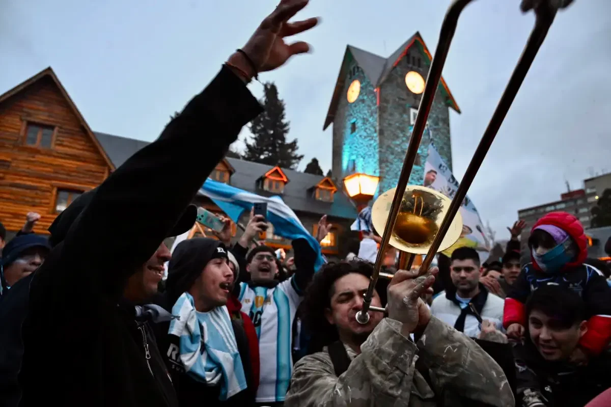 Bariloche estalla de alegría tras la clasificación a la final del Mundial 2026