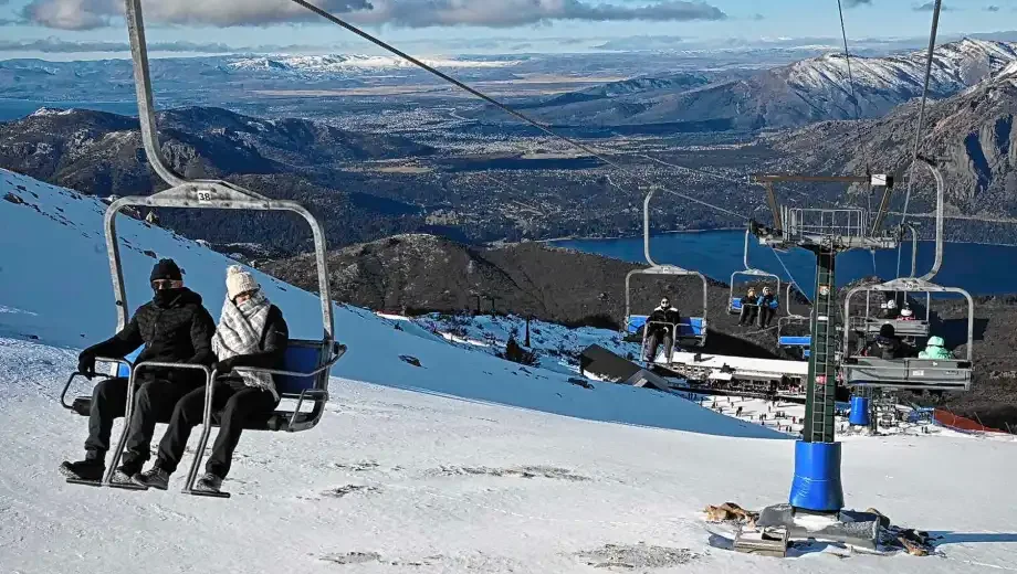Bariloche evalúa el futuro del cerro Catedral en audiencia pública clave
