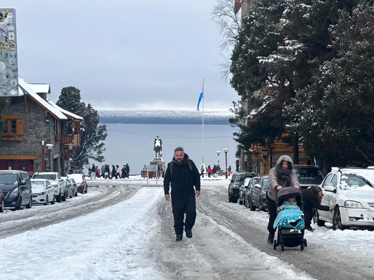 Bariloche vive un invierno intenso con nevadas que marcan el inicio de la temporada alta