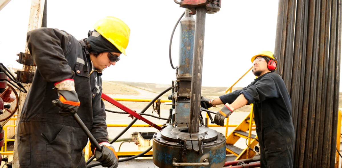 Caída del 50% en producción de petróleo convencional genera preocupación en provincias afectadas
