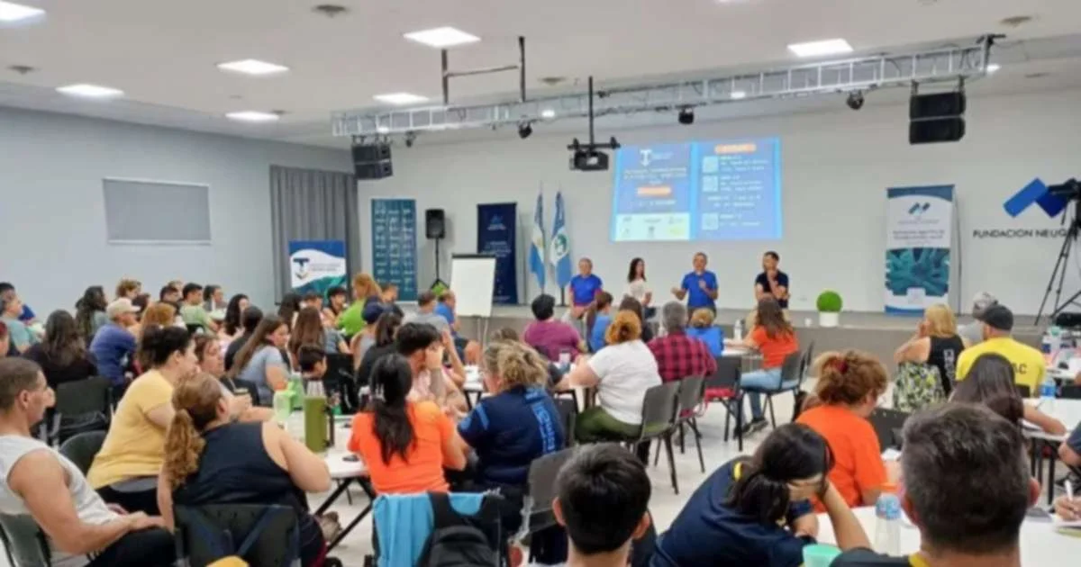Capacitación en Ceremonial y Protocolo para equipos municipales de Neuquén