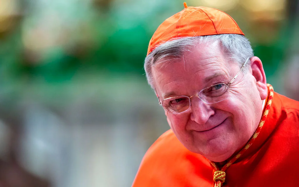Cardenal Burke lidera concentración internacional del Rosario en Ámsterdam