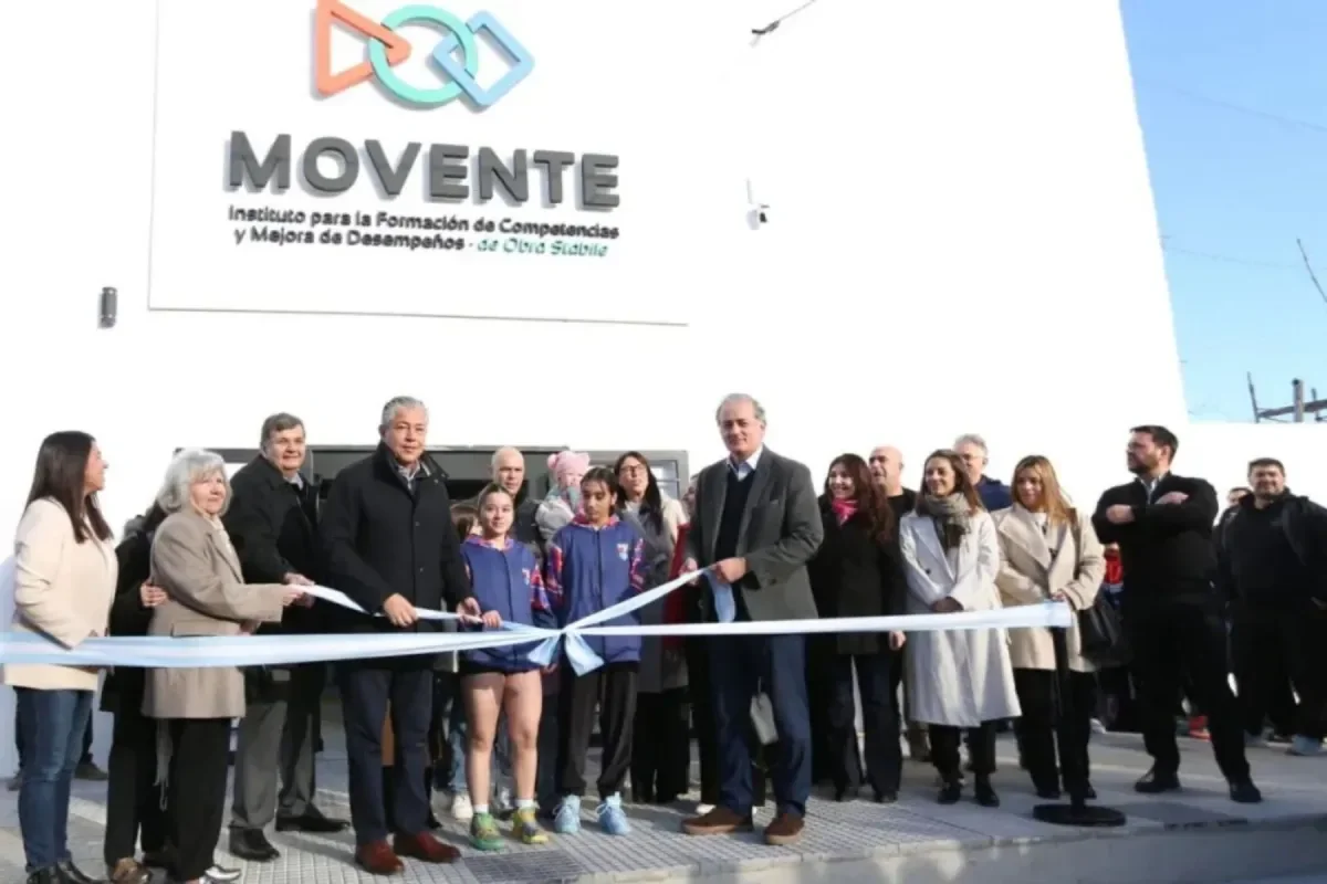 Centenario celebra la apertura de un innovador instituto de educación y deporte