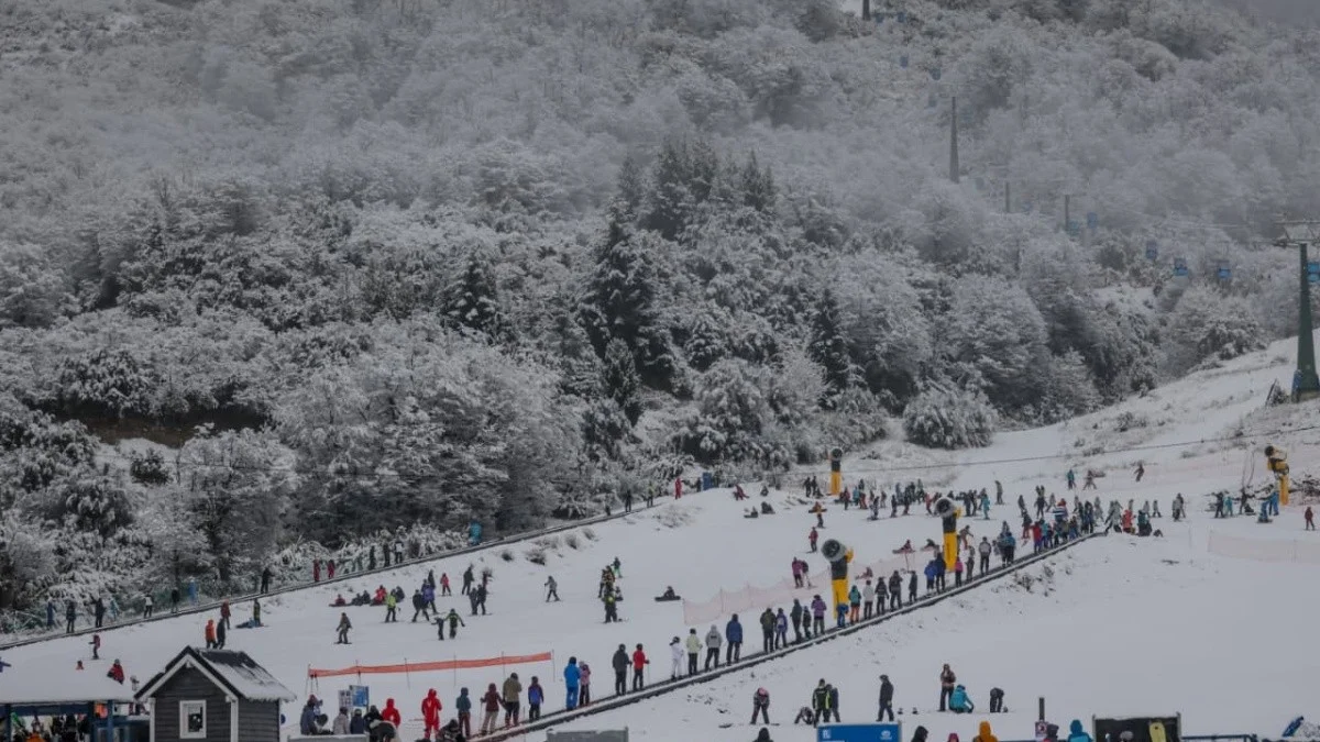 Cerro Catedral: Vacaciones de invierno llenas de actividades y nieve en la montaña