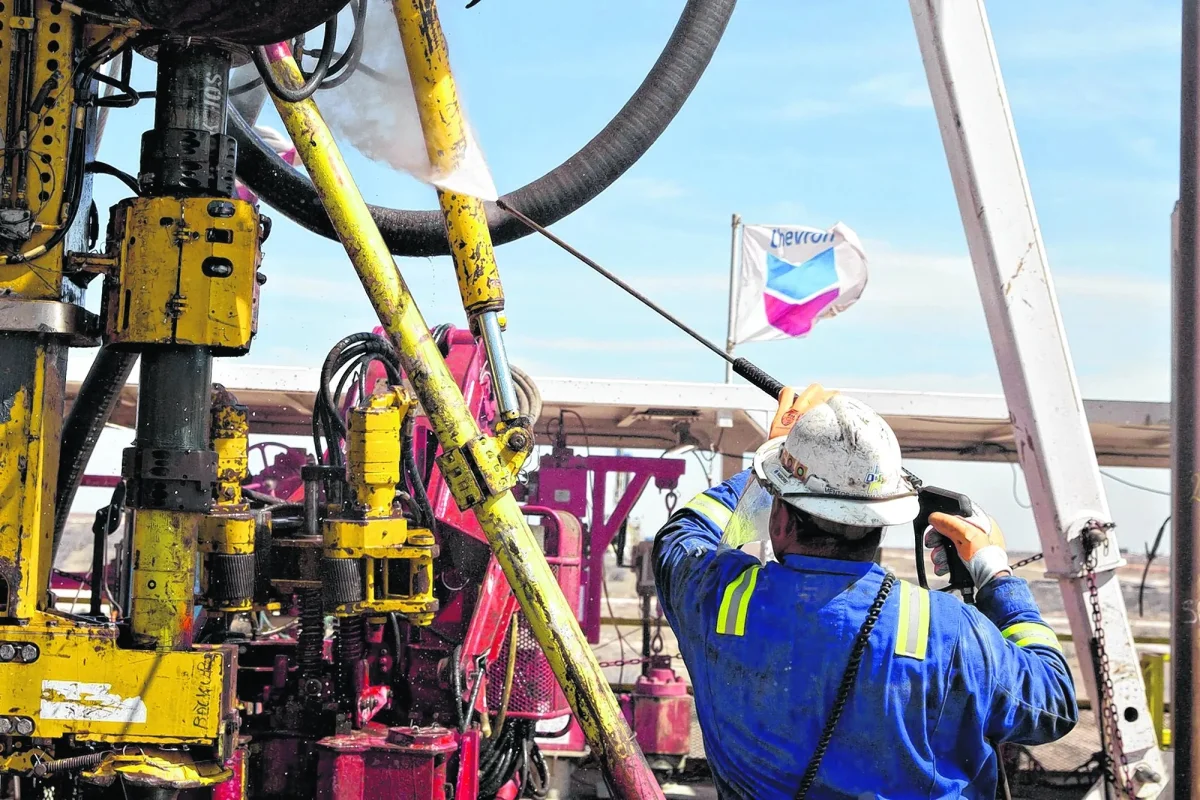 Chevron planea invertir US$13.800 millones en El Trapial, impulsando Vaca Muerta