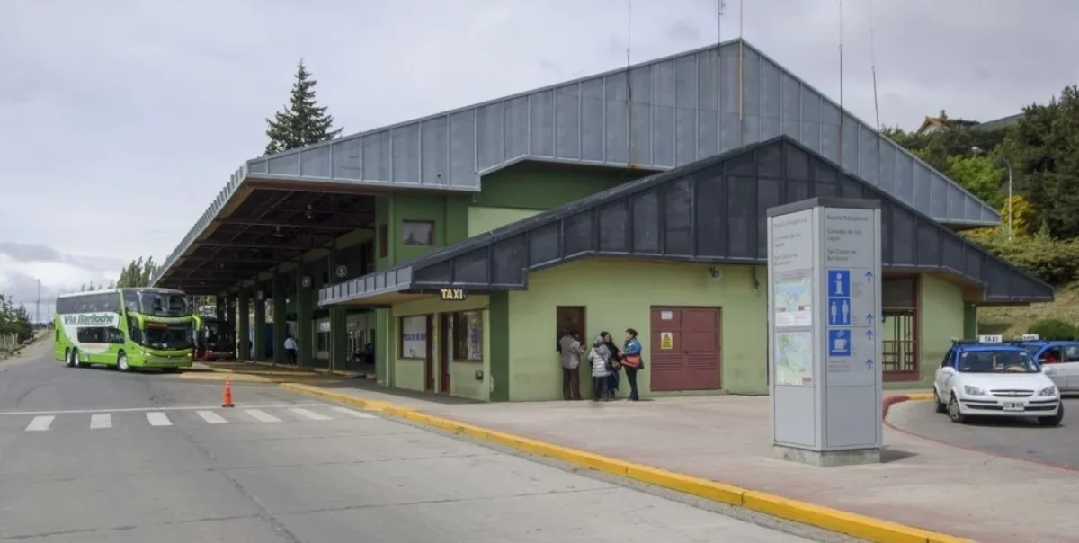 Chofer despedido en Bariloche por alcoholemia antes de un viaje programado