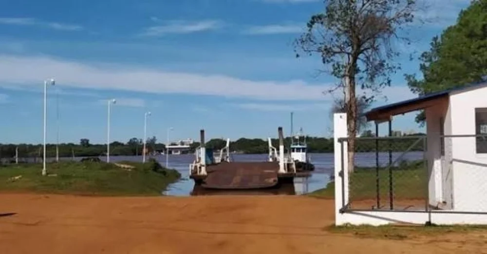 Cierre temporal del cruce internacional Puerto Alvear genera complicaciones en la zona