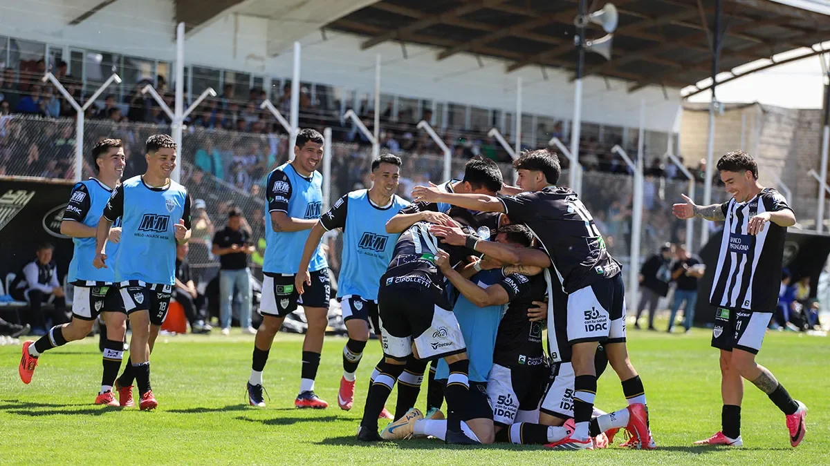 Cipo y su pasión por el fútbol: más allá de la lucha por el ascenso