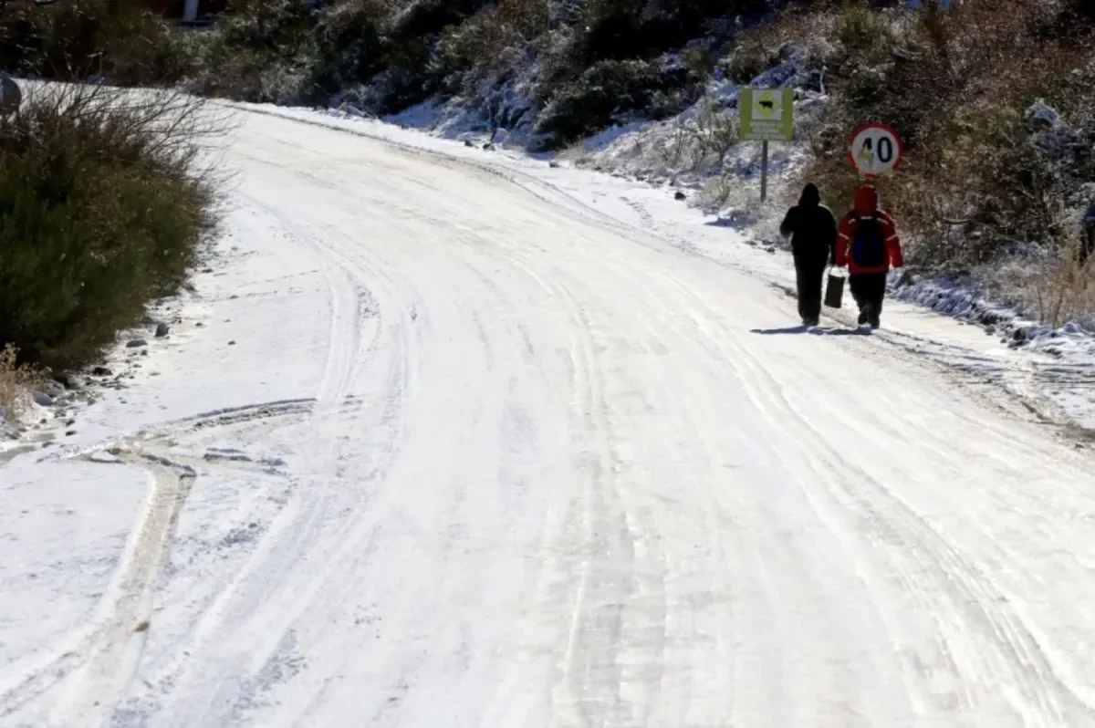 Clases suspendidas en Neuquén por ola de frío: vacaciones de invierno se adelantan