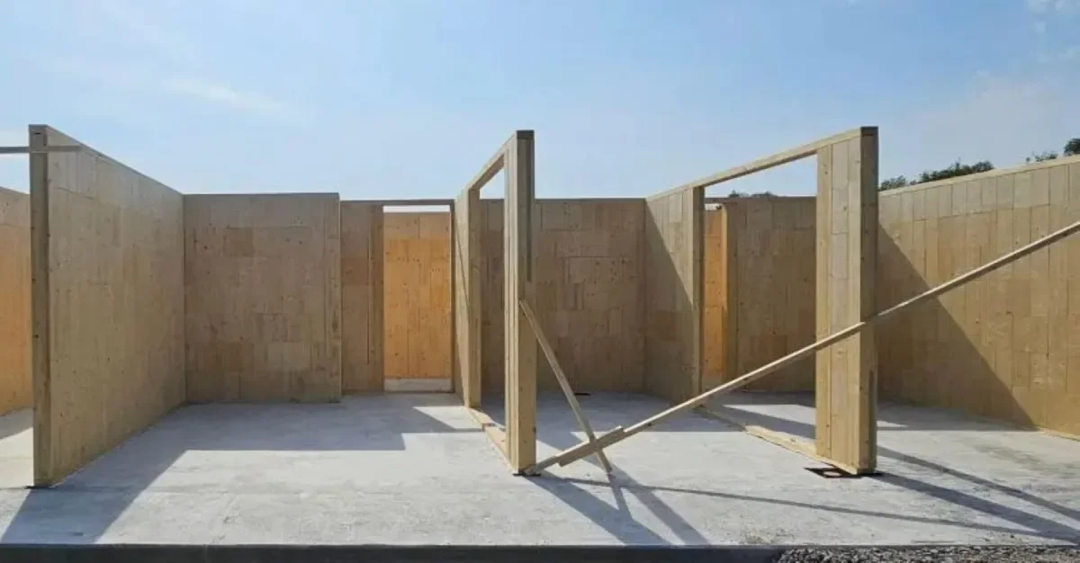 Construcción rápida: casas de bloques de madera tipo «Lego» en solo una semana