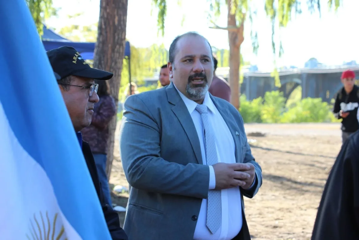 Denuncian al intendente de Vaca Muerta por violencia de género y exigen su renuncia