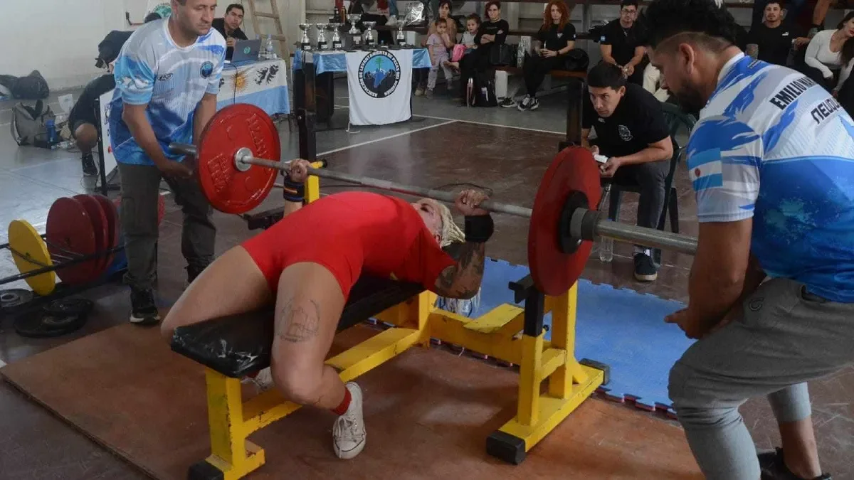 Deportistas de Neuquén se preparan para el Campeonato Argentino de Powerlifting