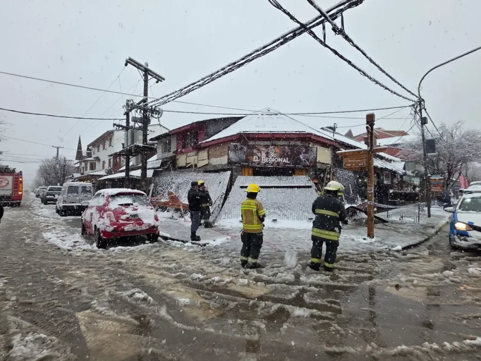 Derrumbe en El Regional: comerciantes preocupados por las consecuencias del clima extremo
