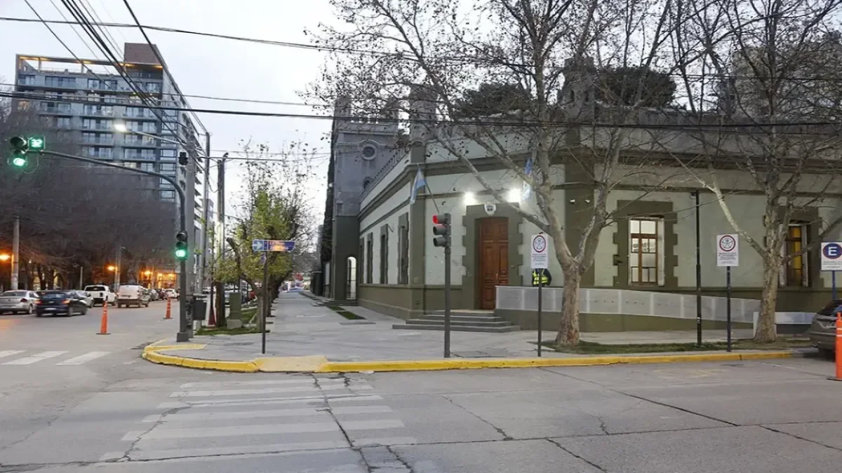 Despido de estatales en Neuquén: uno por certificados falsos y dos por ausencias injustificadas