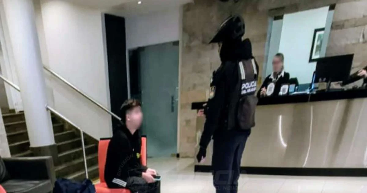 Detenido por intentar pagar más de un millón con comprobantes falsos en un hotel de Neuquén