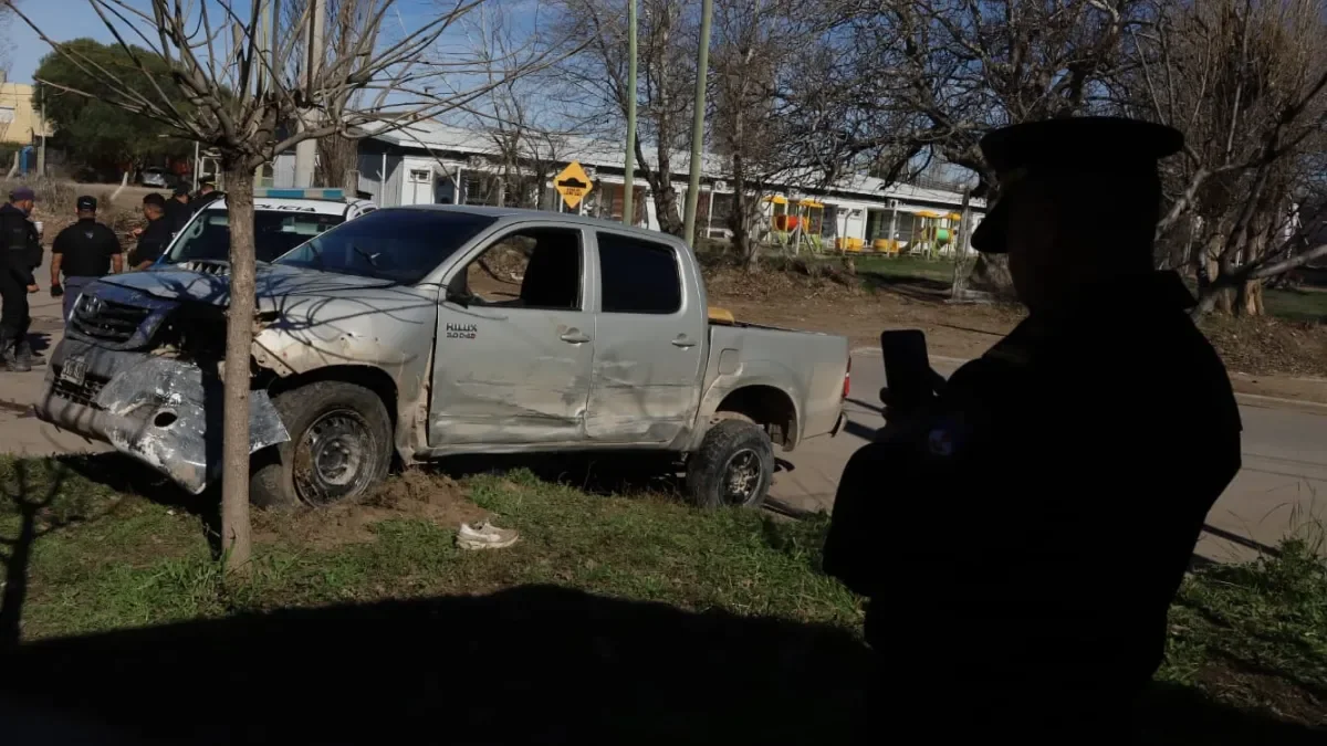 Detenido tras arrastrar una moto 30 metros en persecución policial con Hilux robada