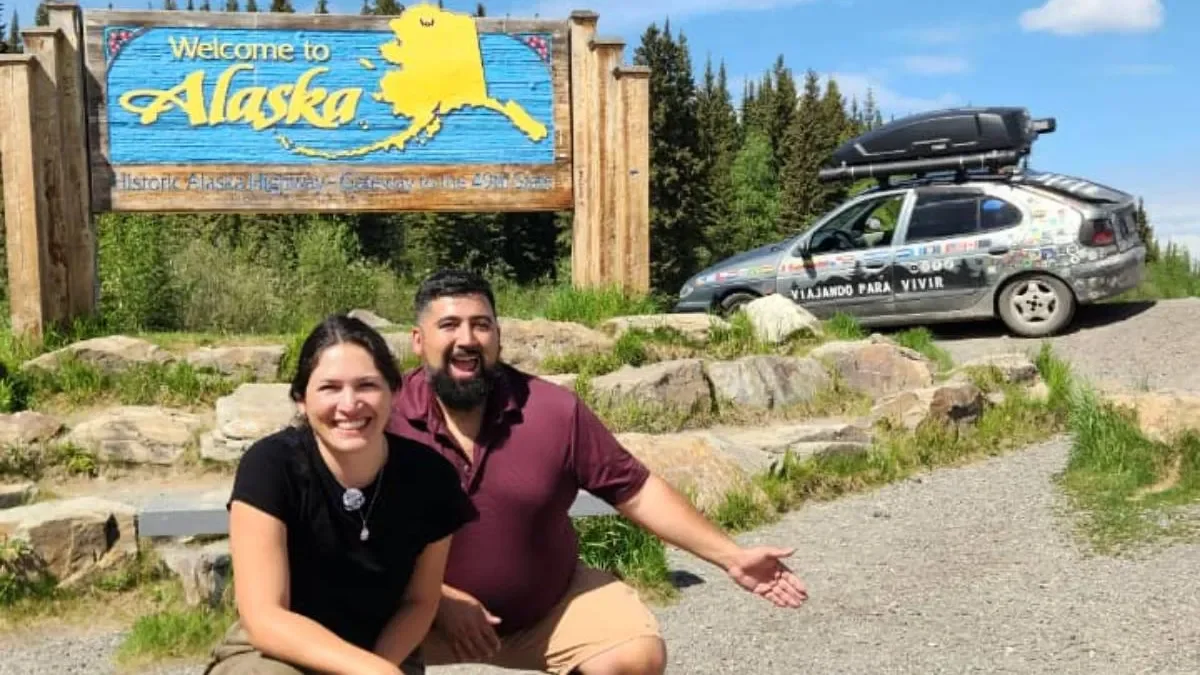 Dos aventureros recorren 19 países en ocho años desde Andacollo hasta Alaska