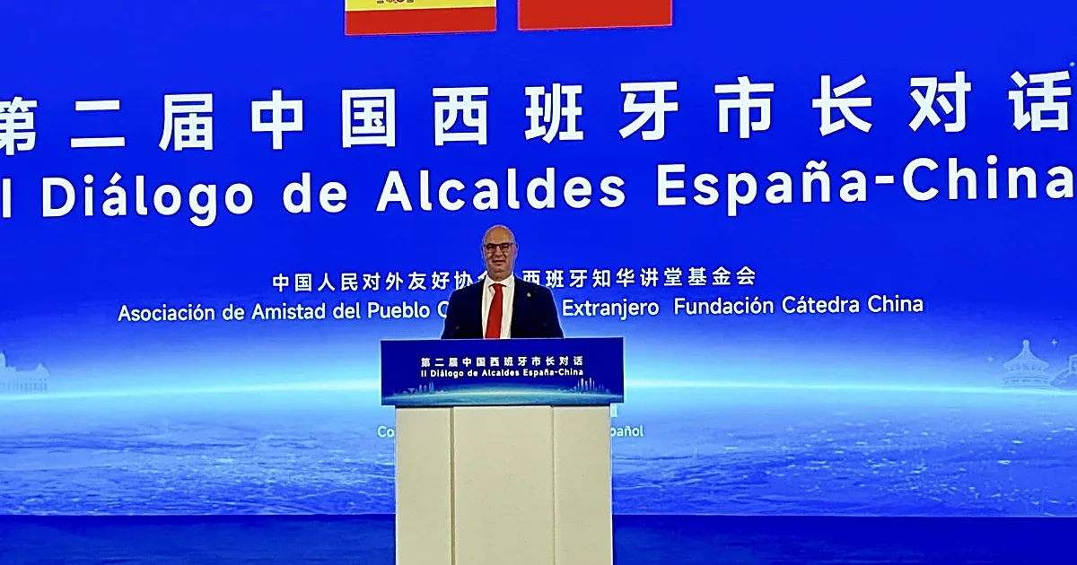 El alcalde de Fuensalida busca oportunidades en un foro internacional en China