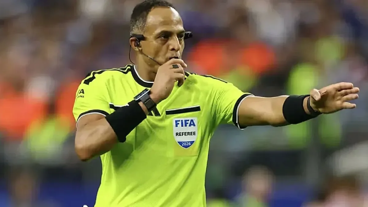El árbitro argentino en el centro de la polémica por el "pack chiquitas" en el partido contra Inglaterra