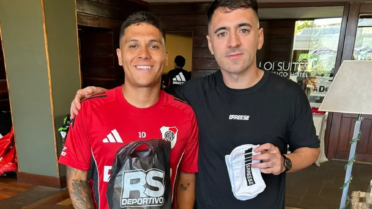 El artisan neuquino que confecciona canilleras para futbolistas argentinos