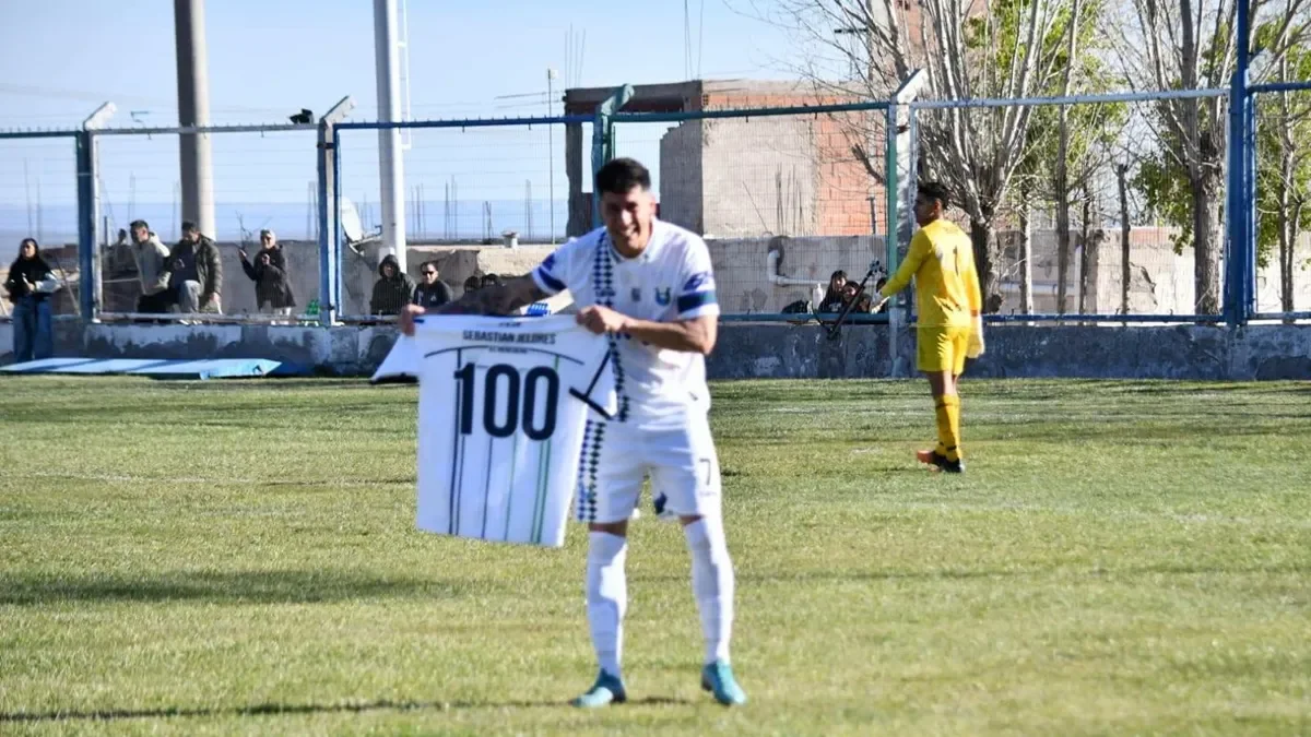 El camino hacia los 100 goles: la trayectoria de un goleador en su club