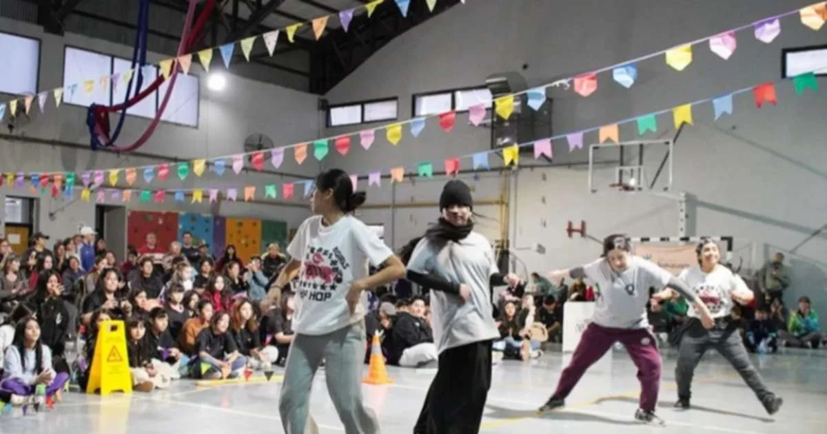 El centro recreativo del oeste celebra 13 años con una gran fiesta para sus 500 vecinos