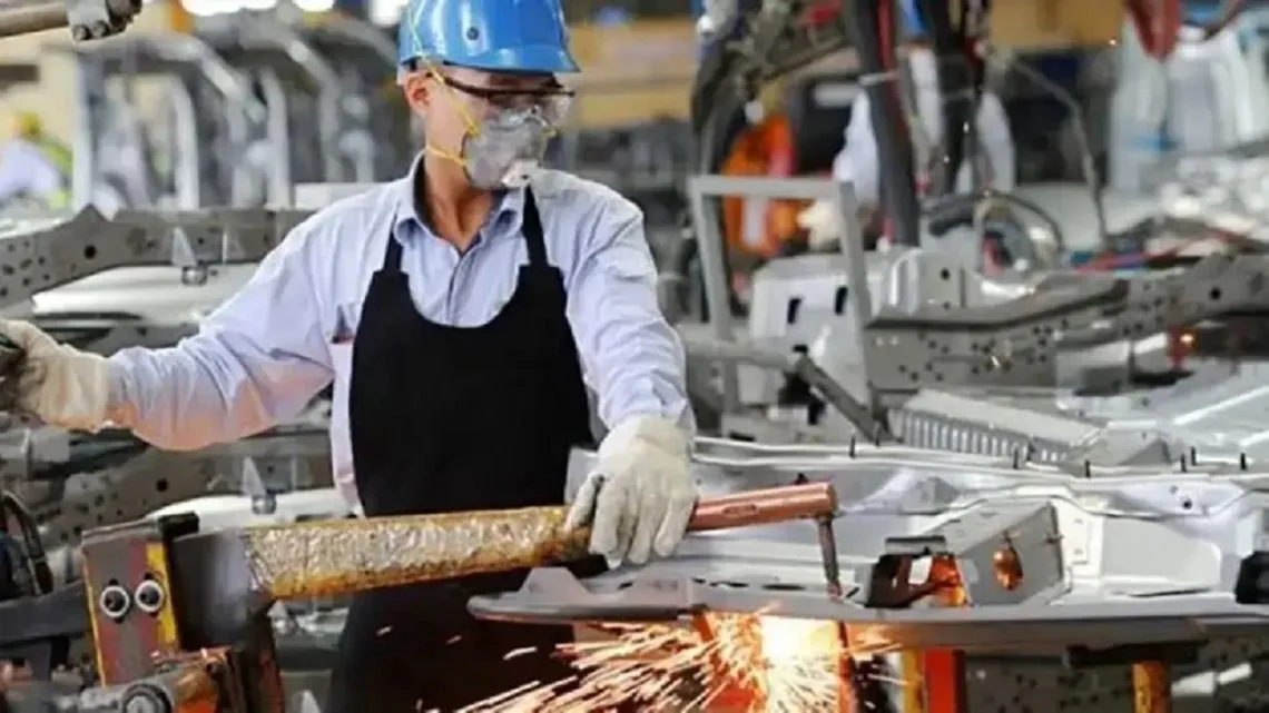El crecimiento exportador impulsa la economía, pero persiste el reto del empleo en el país