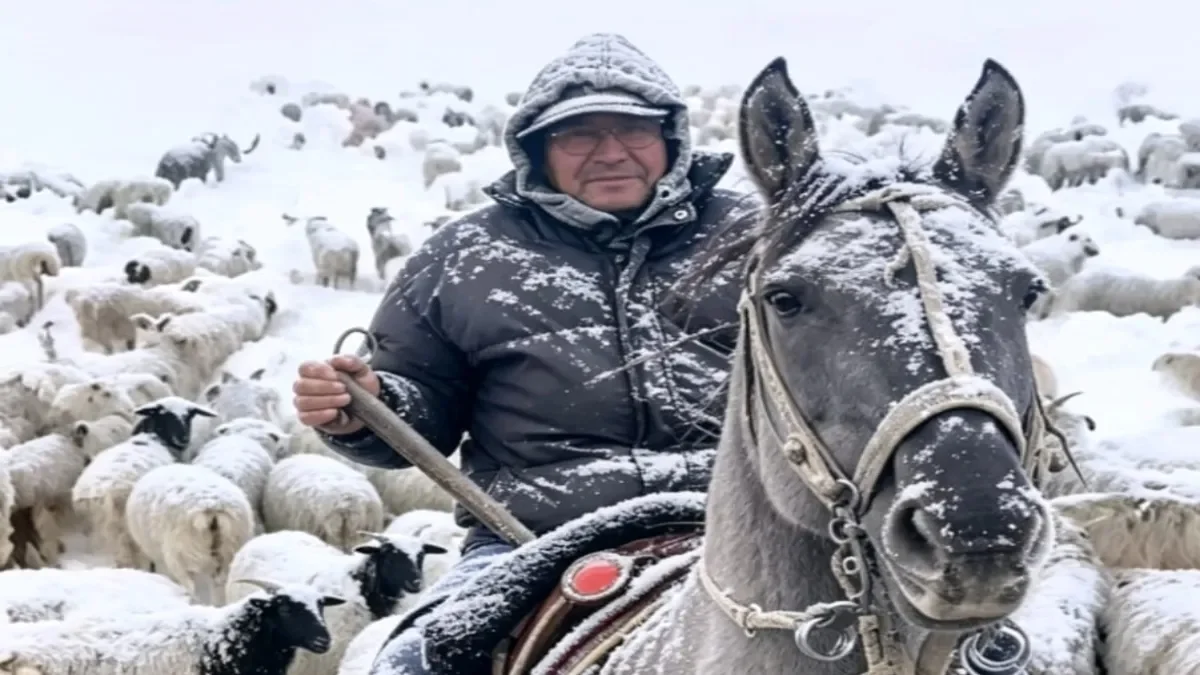 El criancero de 64 años que desafía el invierno en la Patagonia argentina