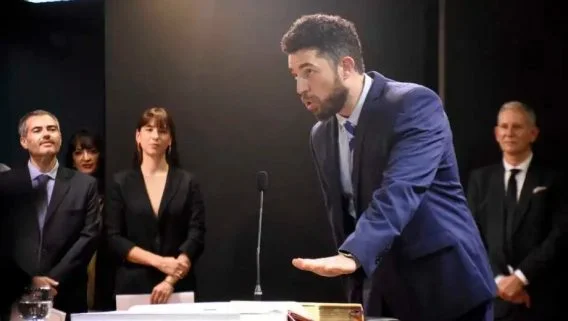 El funcionario Staicos solicita licencia en medio de acusaciones de impunidad